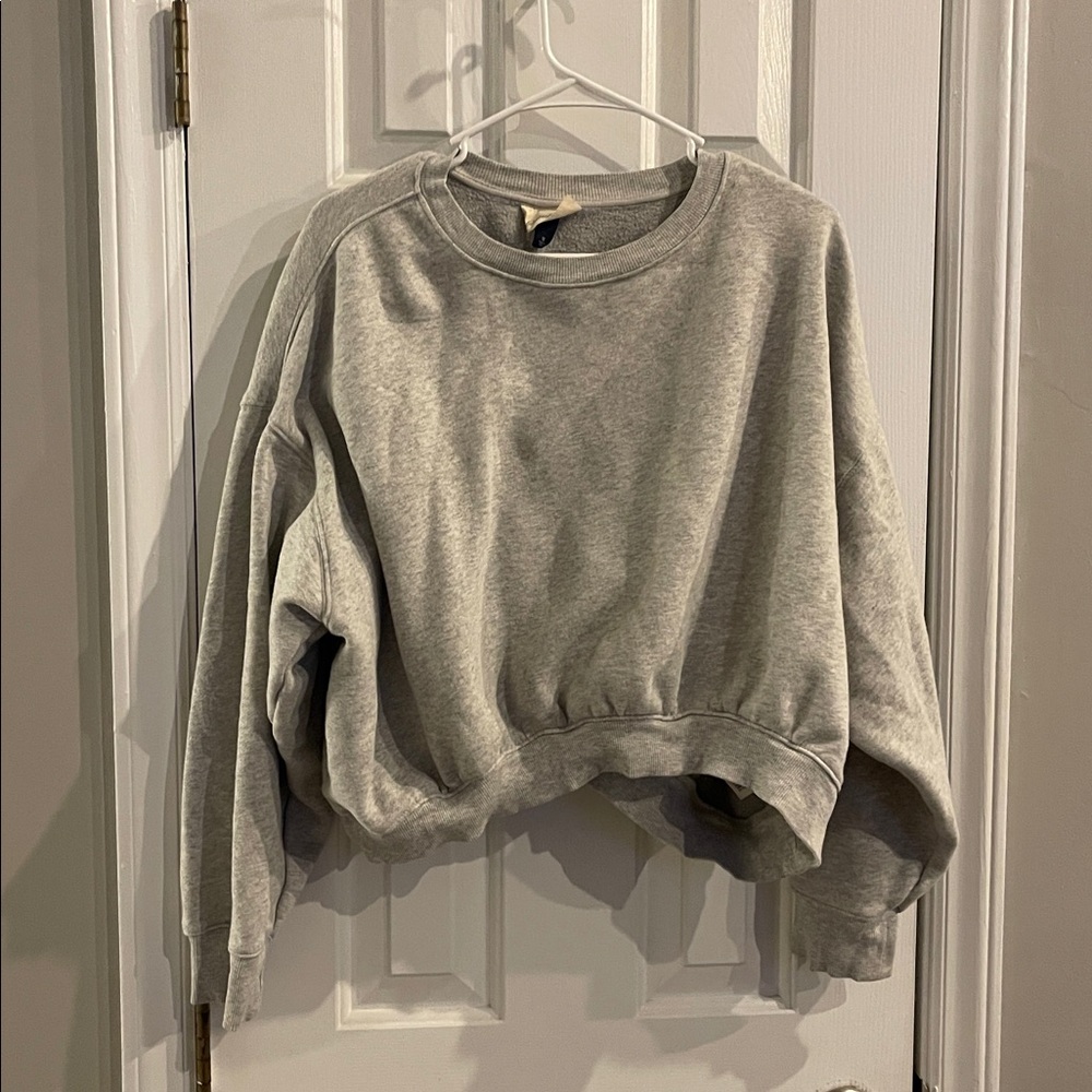 Universal Thread Heather Gray Pullover cropped